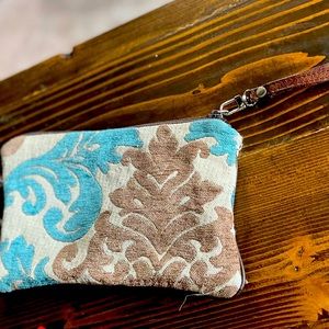 Glenda Gies bag great condition has leather strap